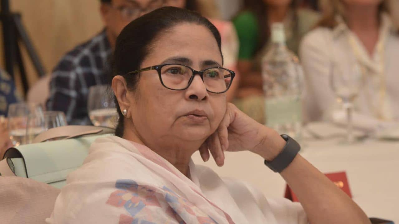 Mamata Banerjee: মমতা যেন মমতাই থাকে..., পুজোর উদ্বোধনে আবেগঘন মুখ্যমন্ত্রী