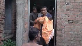 নির্মীয়মাণ বাড়ির জমা জলে পড়ল ৩ বছরের শিশু, উদ্ধার নিথর দেহ নির্মীয়মাণ বাড়ির জমা জলে পড়ল ৩ বছরের শিশু, উদ্ধার নিথর দেহ