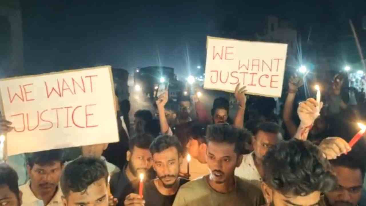 Murder in Birohi: চলন্ত বাইকে লাথি, পুজোয় ইভটিজিংয়ের প্রতিবাদ করায় বিরহীতে ‘খুন’ যুবক