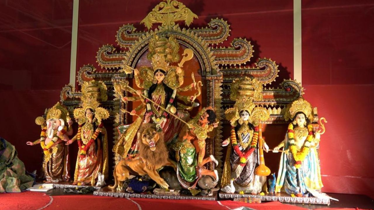 Boston Durga Puja বস্টনে ৪০ বছর ধরে অনুষ্ঠিত হচ্ছে দুর্গাপুজো, সৌজন্যে