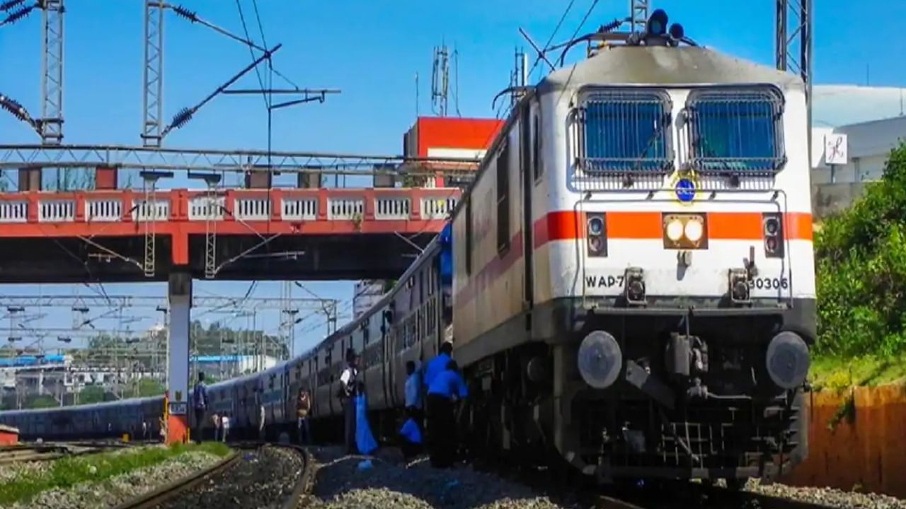 Train New Time Table: বদলে গেল ১৩৪টি ট্রেনের সময়, তালিকা প্রকাশ করল রেল