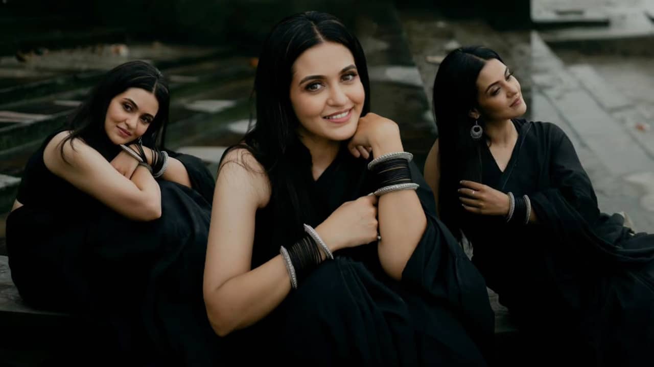 Priyanka Sarkar: কালো মনোক্রোম্যাটিক লুকে  পুজোর আড্ডার জন্য প্রস্তুত প্রিয়াঙ্কা, নজর এড়ালো না হাতের একগাছা চুড়িও