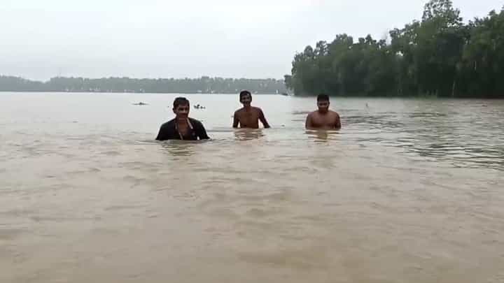 Purba Medinipur Flood News: কেলেঘাইয়ে জলের উচ্চতা ৬.২৯ মিটার! Purba Medinipur Flood News: কেলেঘাইয়ে জলের উচ্চতা ৬.২৯ মিটার!