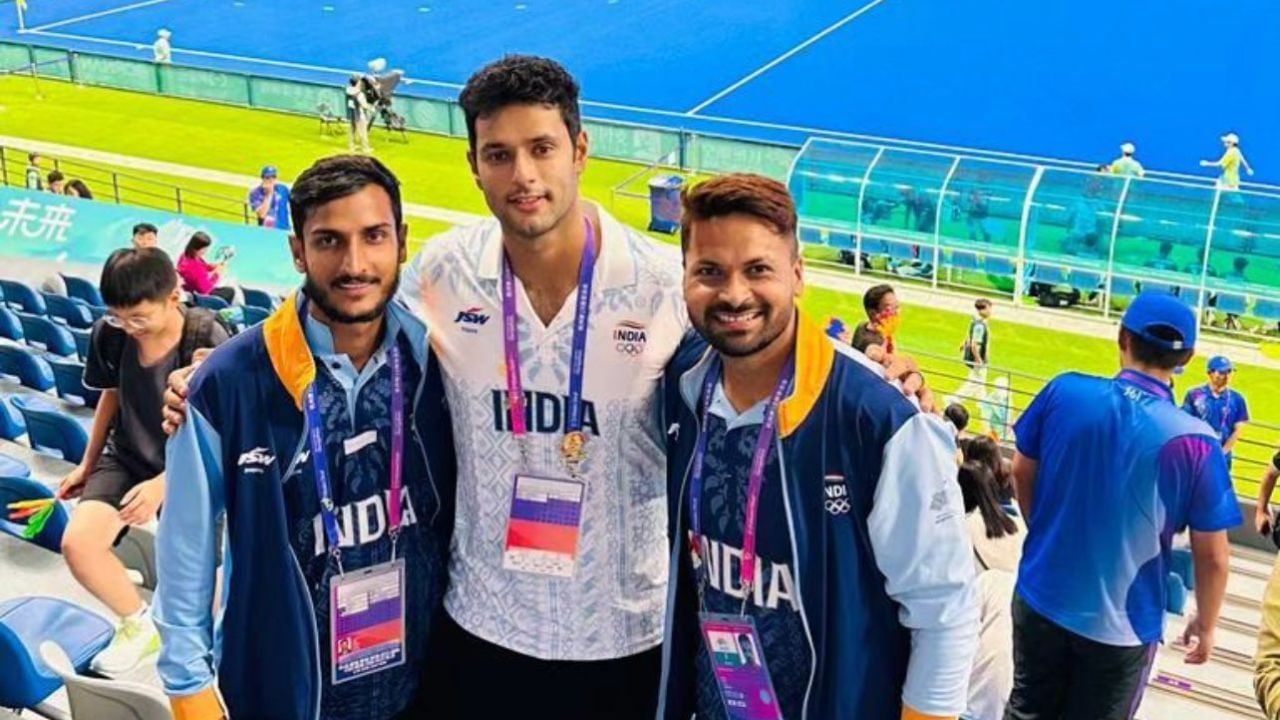 Shahbaz Ahmed, Shivam Dube and Mukesh Kumar enjoy the Asian Games hockey IND vs PAK