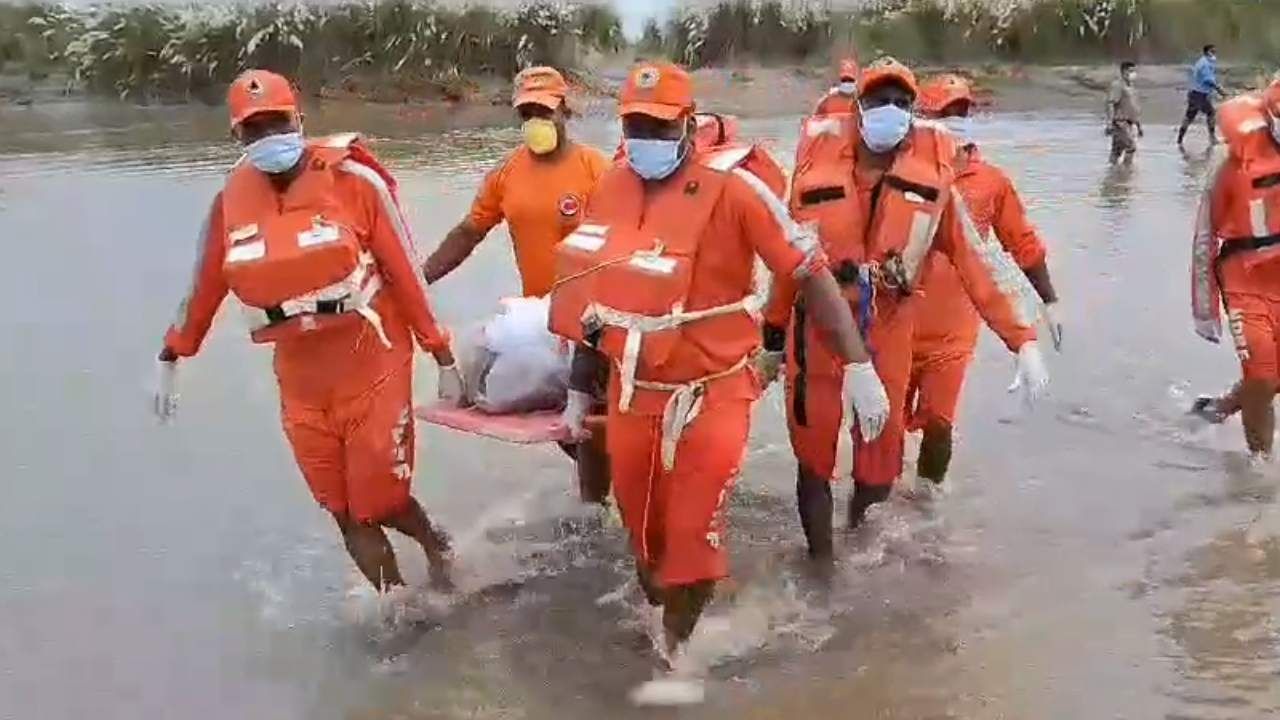 Sikkim Flash Flood: তিস্তায় আজও লাশের পাহাড়, নদীর দুইপাড় যেন শ্মশানপুরী