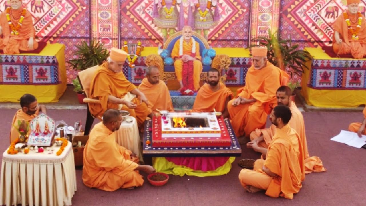 Swaminarayan Akshardham Temple: ১১১ যজ্ঞকুণ্ড, ১৪০০ ভক্ত, বিজয়া দশমীতে অক্ষরধাম মন্দিরে হল বিশ্বশান্তি যজ্ঞ