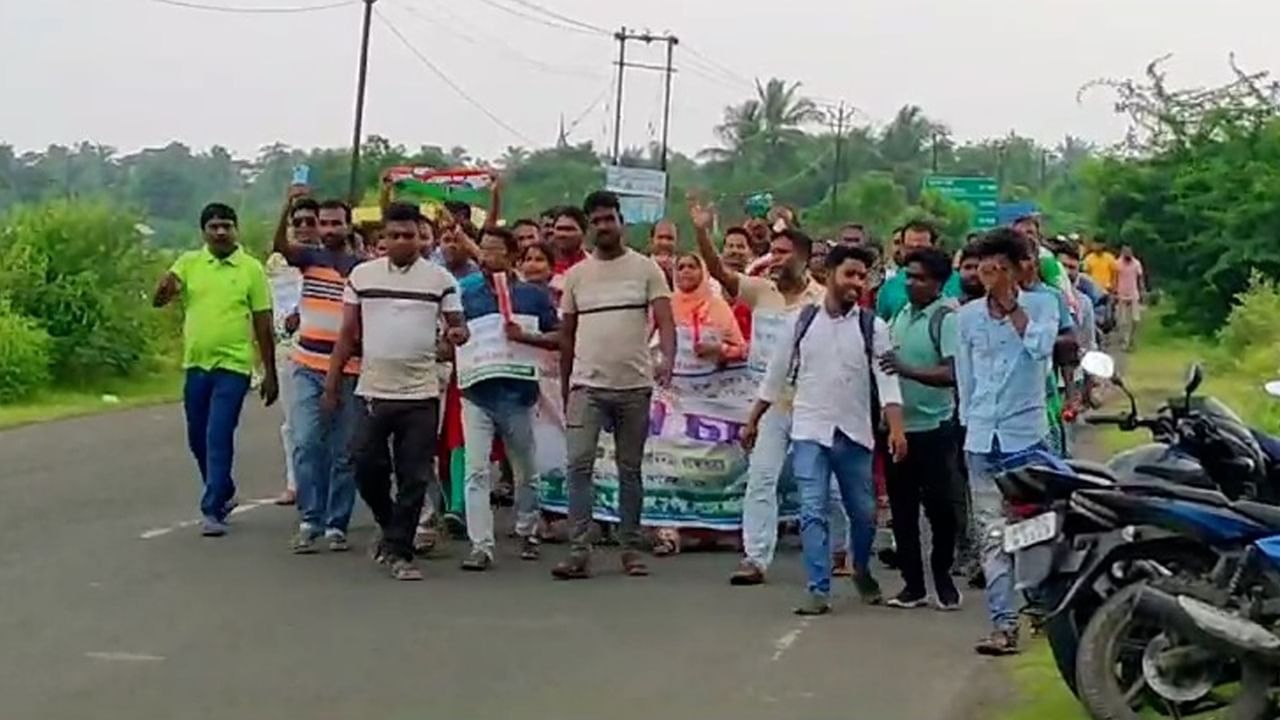 TMC Protest: দিল্লির আন্দোলনের ঝাঁঝ বাসন্তীতে