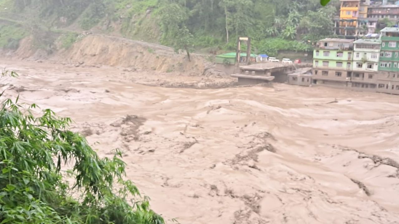 Sikkim Flood: তিস্তায় হড়পা বানে ভেসে গেল সেনা ছাউনি, নিখোঁজ ২৩ জওয়ান