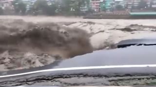 Sikkim Flood: এবার জলের স্রোতে ভেসে আসছে মৃতদেহ, গ্যাস সিলিন্ডার, গাড়ি-বাড়ির ধ্বংসাবশেষ