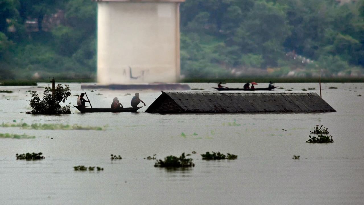 Burdwan Flood: প্লাবনের আশঙ্কায় বর্ধমান