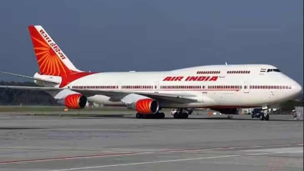 Air India Flight: করাচিতে জরুরি অবতরণ এয়ার ইন্ডিয়ার বিমানের, কেন?