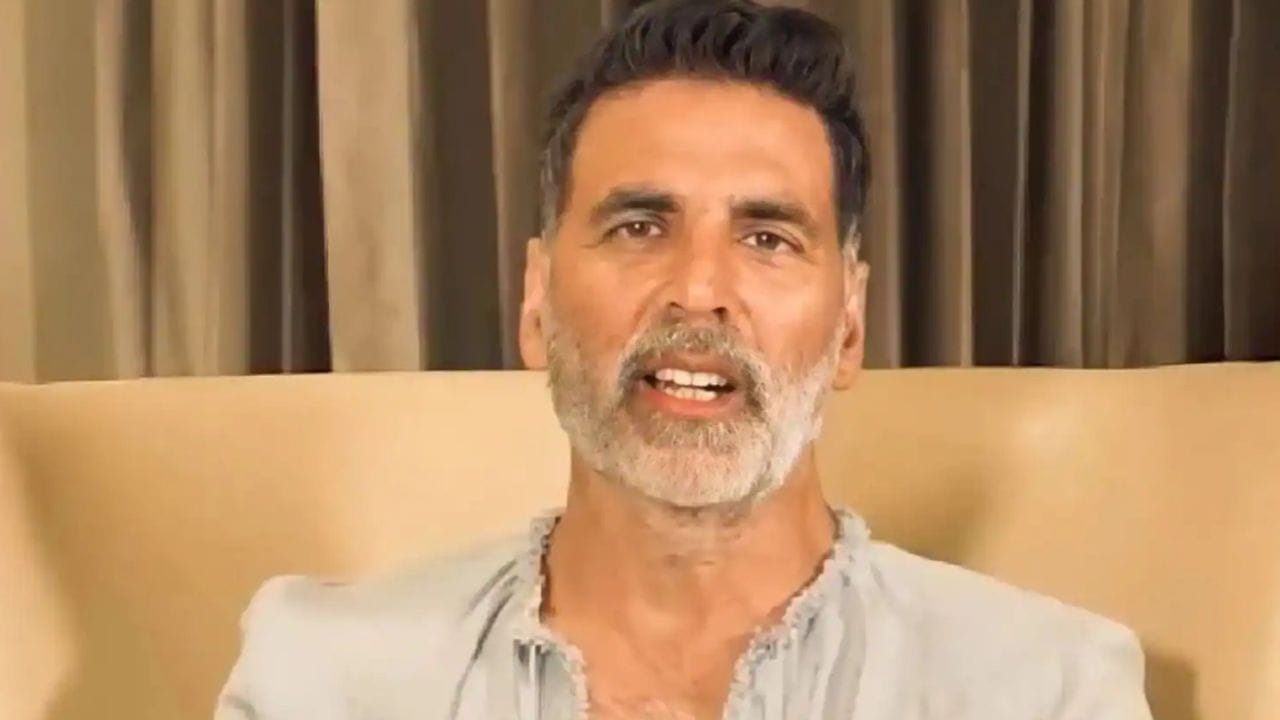 Akshay Kumar: পঞ্জাবে জন্মেও কেন কানাডার নাগরিত্ব নেন অক্ষয়? দায়ী ১৪টা ফ্লপ ছবি Akshay Kumar: পঞ্জাবে জন্মেও কেন কানাডার নাগরিত্ব নেন অক্ষয়? দায়ী ১৪টা ফ্লপ ছবি