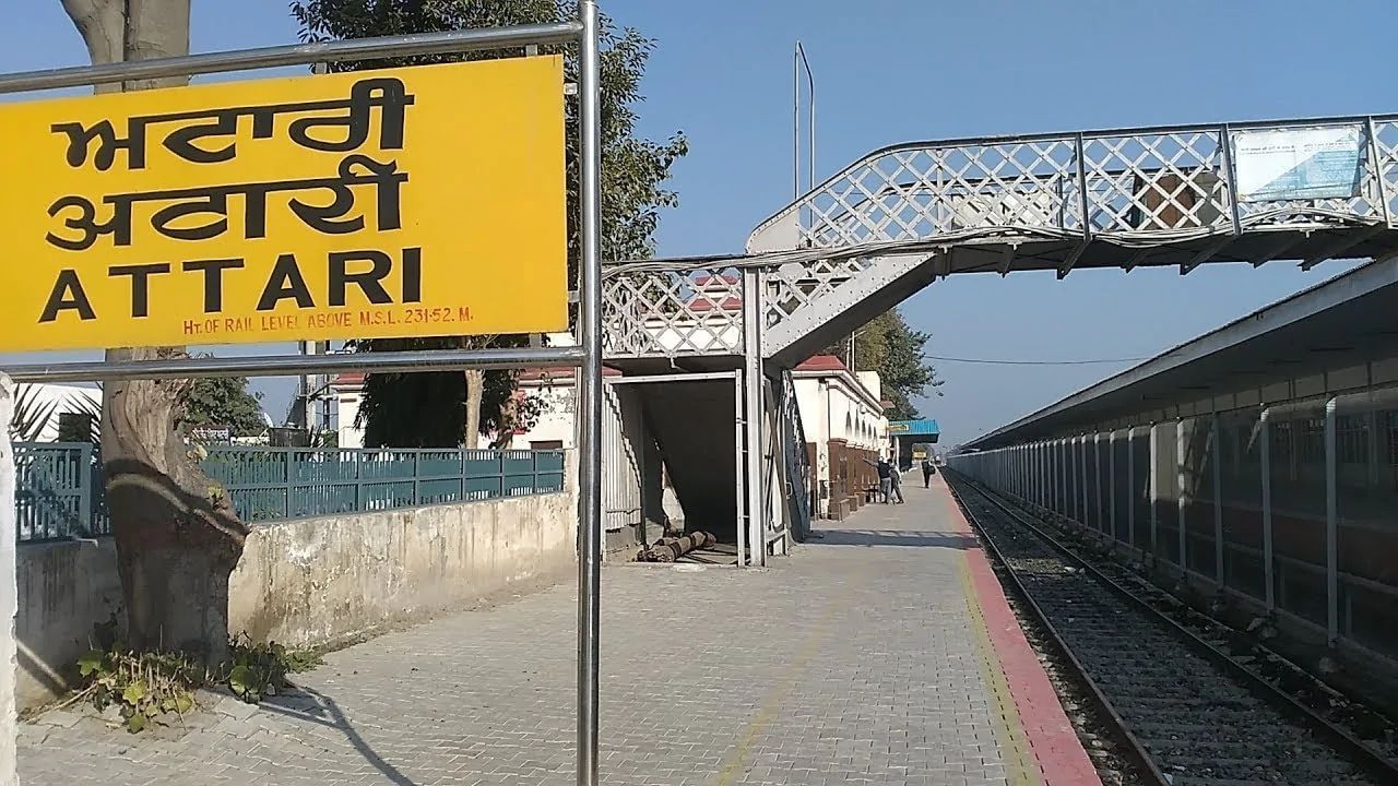 Indian Railway: ভারতের এই স্টেশনে যেতে গেলে প্রয়োজন পাকিস্তানের ভিসা, কেন জানেন?