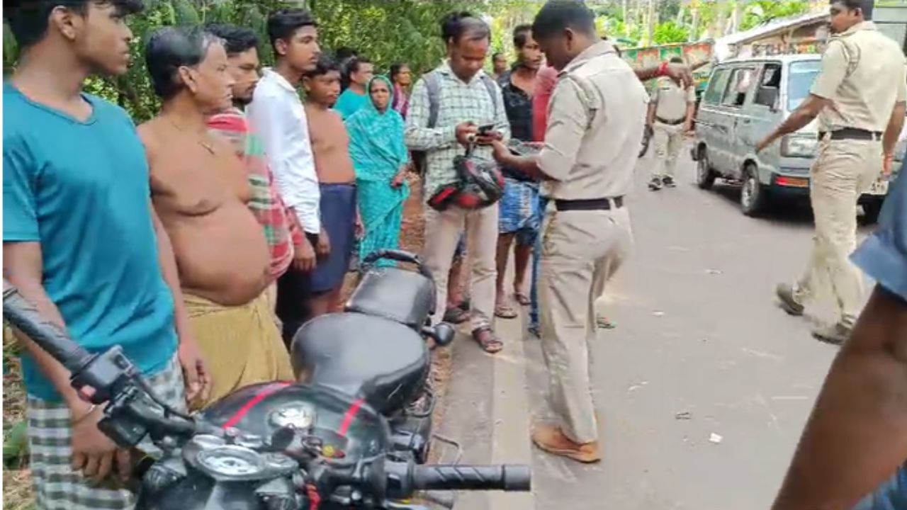 Road Accident: দশমীর দুপুরে ভয়াবহ পথদুর্ঘটনা, প্রাণ কাড়ল নন্দকুমারের যুবকের