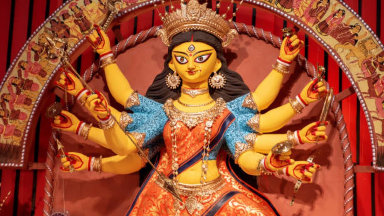 Durga Puja Weather: পুজোয় ঘুরে যেতে পারে আবহাওয়া, খুশির সঙ্গে থাকছে আশঙ্কার খবরও...