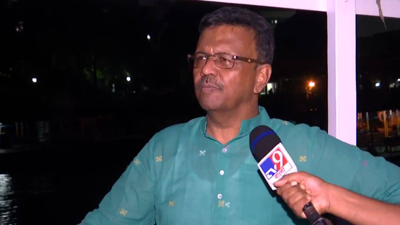 Firhad Hakim: আমাদের সব মেয়েই কন্যাশ্রী, কন্যাসন্তান জন্মের হার বিতর্কে বললেন ফিরহাদ