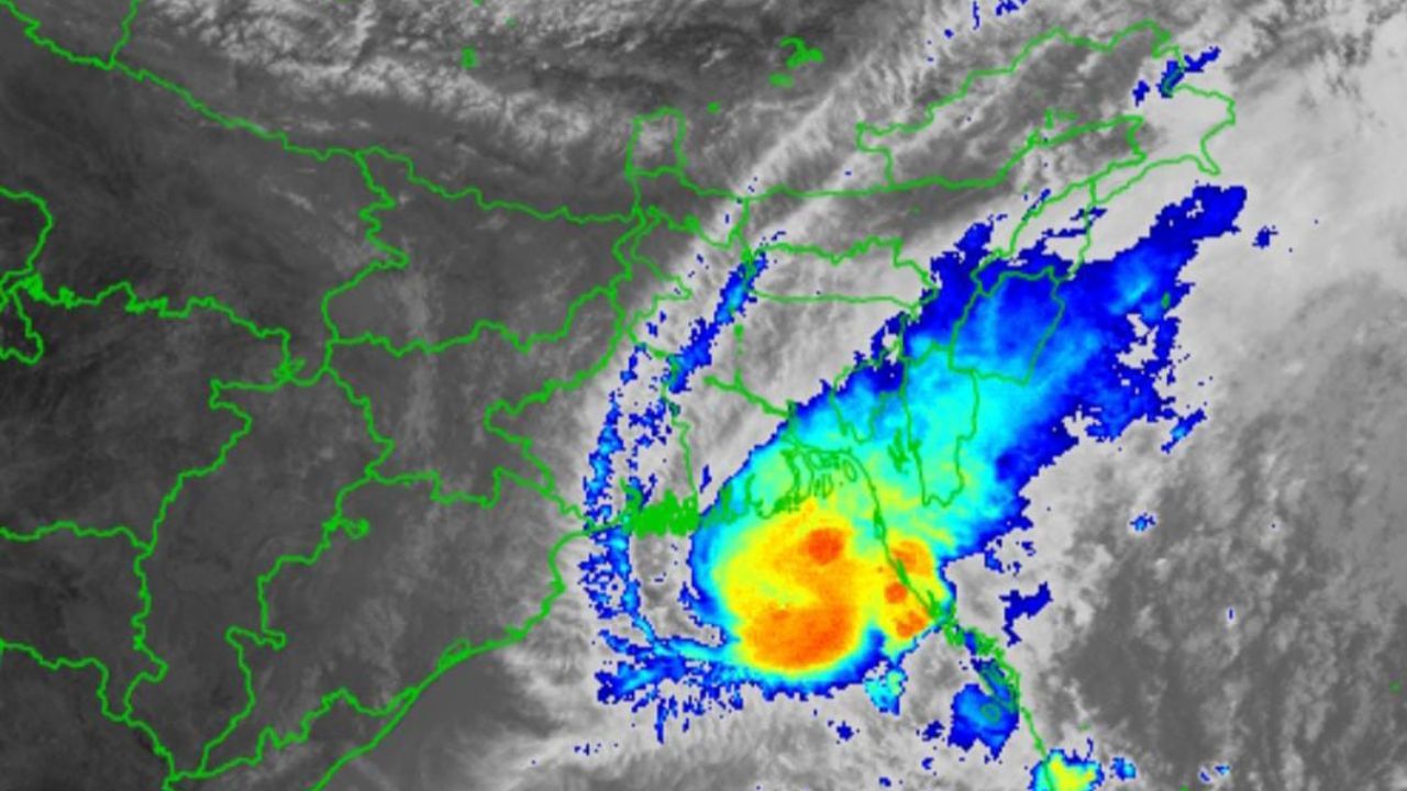 Cyclone Hamoon: প্রবল ঘূর্ণিঝড়ের রূপ নিয়েছে 'হামুন', বাংলাতেও কি ঝোড়ো ব্যাটিং?
