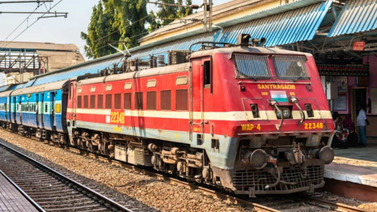 Indian Railway: রেলের এই স্টক যেন তেজি ঘোড়া, বাজেটে বড় ঘোষণা হলেই হতে পারে কেল্লাফতে Indian Railway: রেলের এই স্টক যেন তেজি ঘোড়া, বাজেটে বড় ঘোষণা হলেই হতে পারে কেল্লাফতে