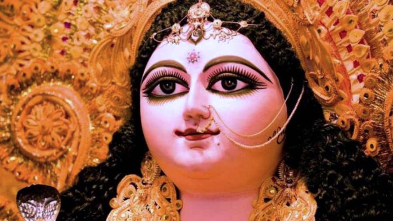 Jagaddhatri Puja: জগদ্ধাত্রীর আবাহনের প্রস্তুতি শুরু ফরাসডাঙায়