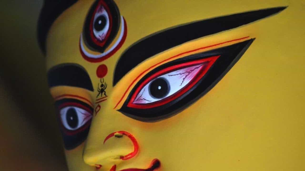 Durga Puja 2023: বোধন দিয়েই শুরু বাঙালির প্রাণের পুজো! জানুন ষষ্ঠীর নির্ঘণ্ট ও তাত্পর্য Durga Puja 2023: বোধন দিয়েই শুরু বাঙালির প্রাণের পুজো! জানুন ষষ্ঠীর নির্ঘণ্ট ও তাত্পর্য