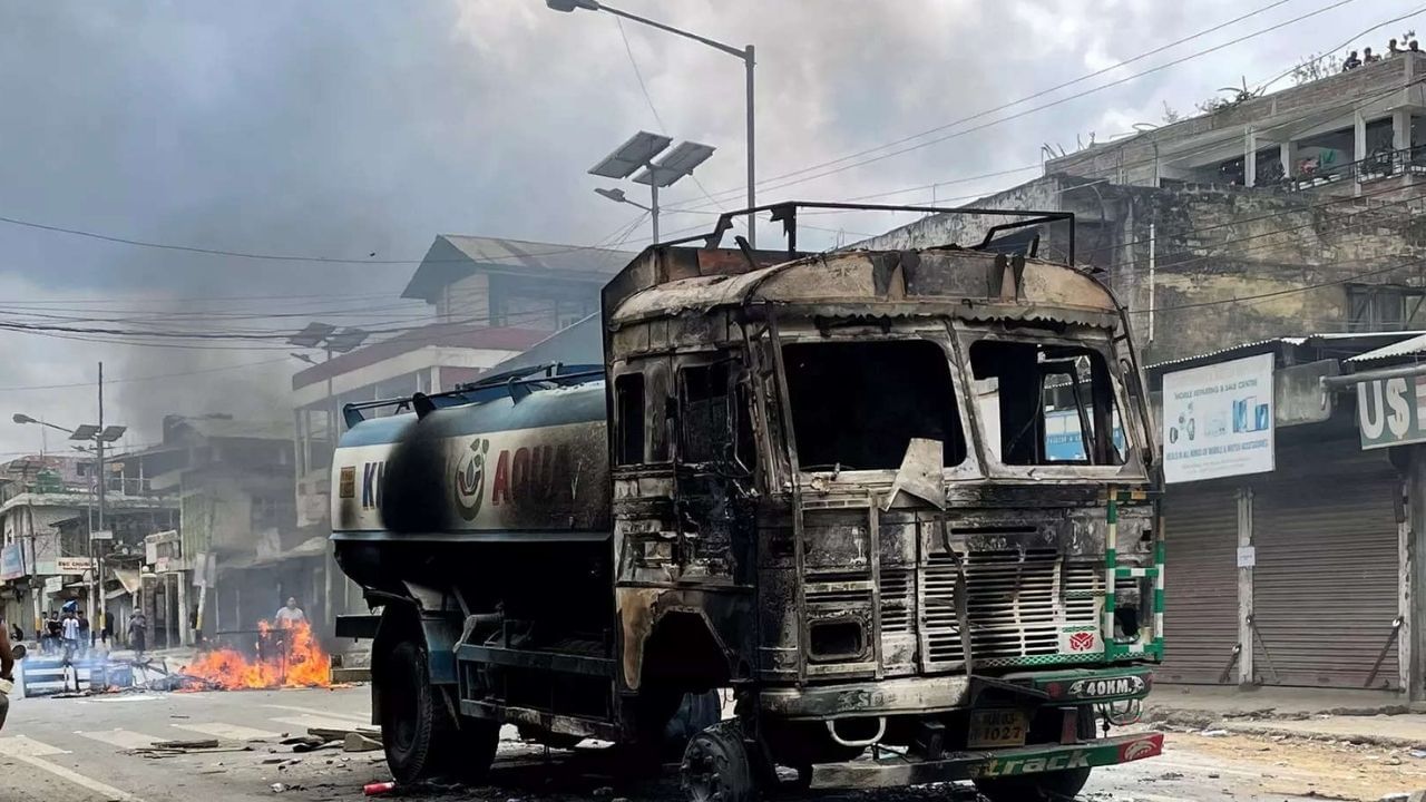 Manipur horror: মণিপুরে দুই মহিলাকে নগ্ন করে হাঁটানোর ঘটনায় চার্জশিট দিল সিবিআই, রেহাই নেই নাবালক অভিযুক্তের