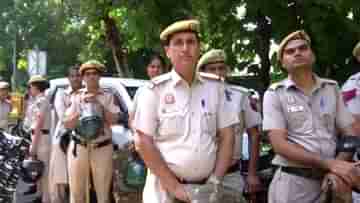 Delhi Police at Jantar Mantar: যন্তর মন্তরে বেনজির নিরাপত্তা ব্যবস্থা, জনগণকে ঠেকাতে ঘুঁটি সাজাচ্ছে দিল্লি পুলিশ