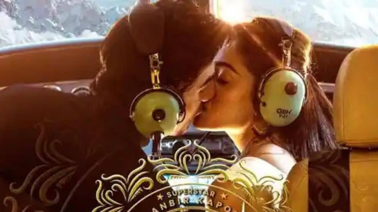 Ranbir-Rashmika: রণবীরের সঙ্গে প্রচারে নেমে ট্রোল্ড রশ্মিকা, পোজ় দিতে গিয়ে এ কী করলেন