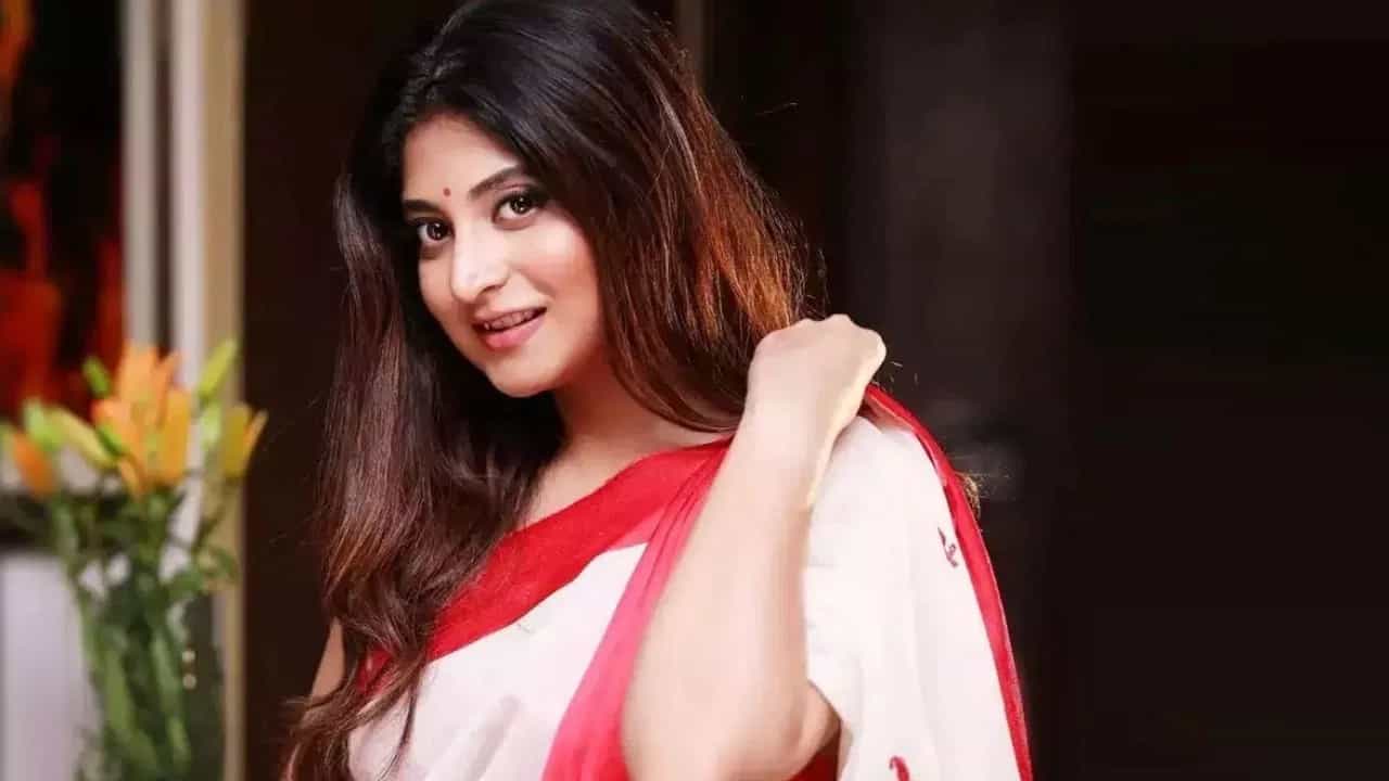 Sandipta Sen On Wedding: 'বিয়েটা আর শুটিং করতে চাই না', হানিমুন প্ল্যান নিয়ে কী বললেন সন্দীপ্তা Sandipta Sen On Wedding: 'বিয়েটা আর শুটিং করতে চাই না', হানিমুন প্ল্যান নিয়ে কী বললেন সন্দীপ্তা