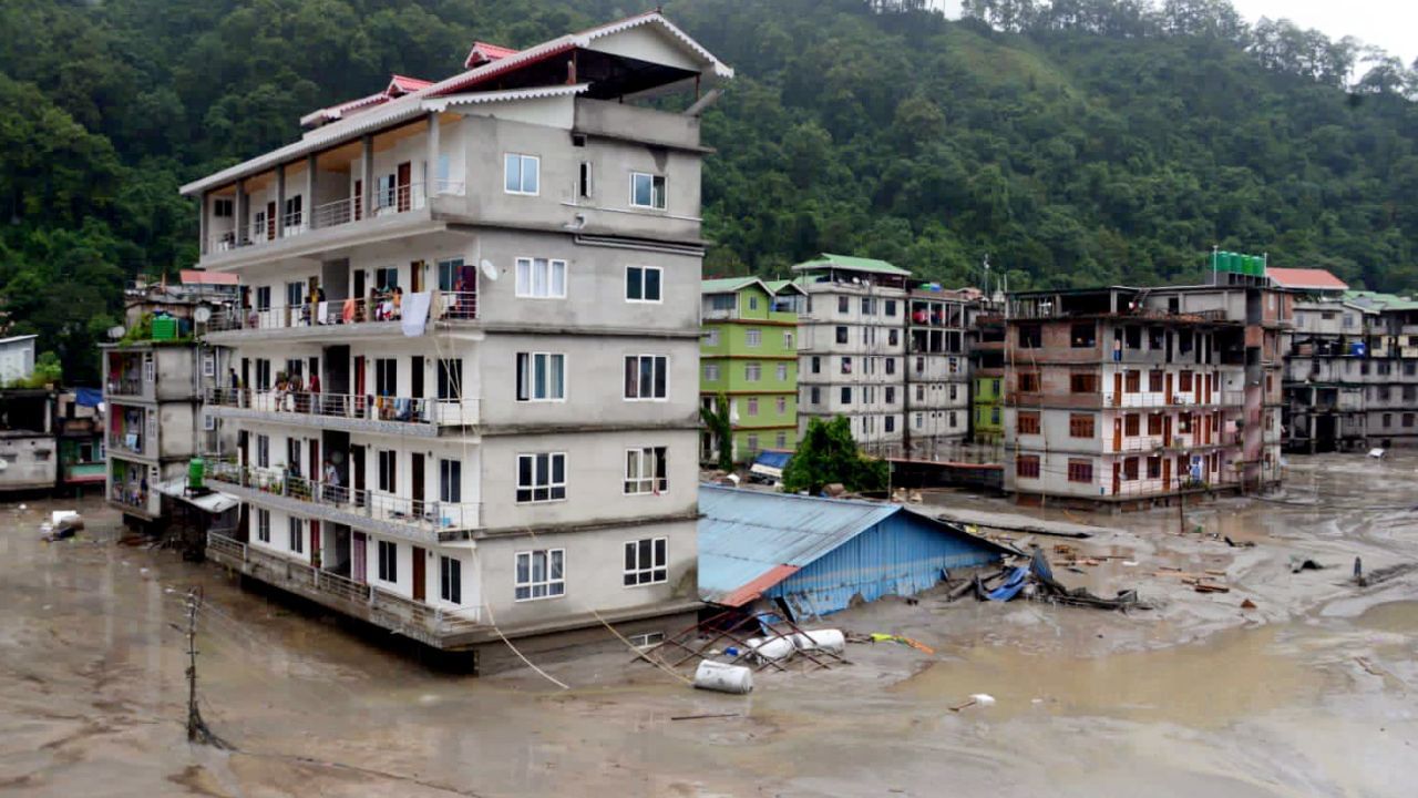 Sikkim Flood: পুজোর আগে তিস্তার গ্রাসে উপার্জনের স্বপ্ন, কবে স্বাভাবিক হবে জীবন? প্রশ্ন ব্যবসায়ীদের