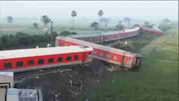 Bihar Train Accident: উপড়ে গিয়েছে ট্রাক, ছড়িয়ে ছিটিয়ে পড়ে কামরা, করমণ্ডলের স্মৃতি উসকে দিচ্ছে বিহারের দুর্ঘটনা