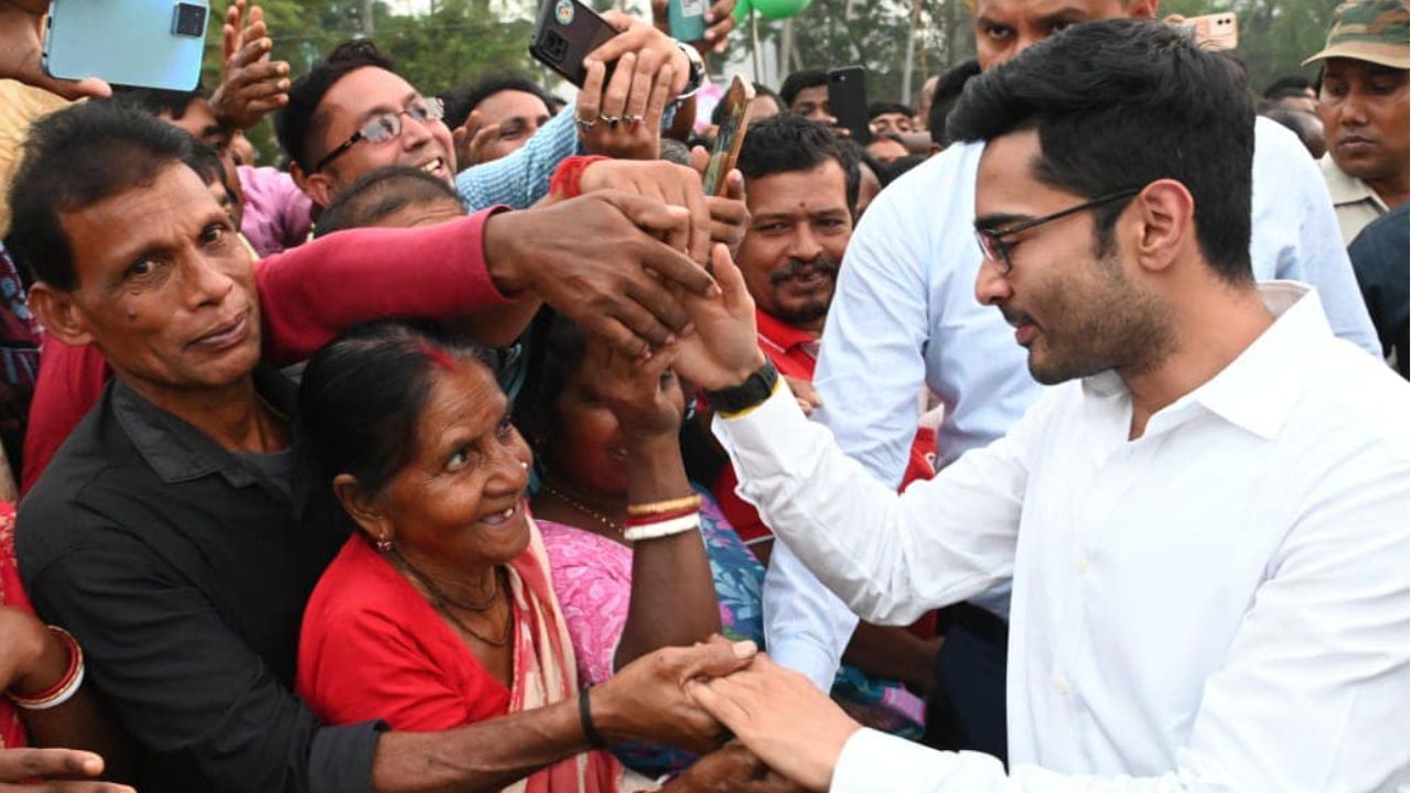 Abhishek Banerjee: নিজের বেতন থেকে ১০০ দিনের 'বঞ্চিত'দের টাকা পাঠাচ্ছেন অভিষেক