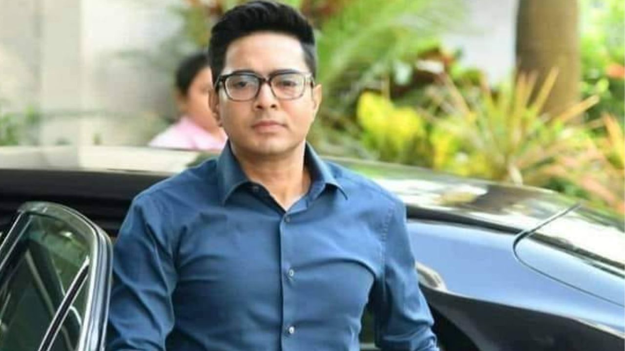 Abhishek Banerjee: আজ অভিষেকের বড় মা দর্শন, নেপথ্যে আদৌ কি কোনও সমীকরণ?