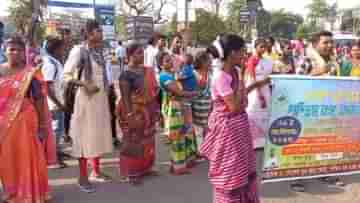 Tribal Protest: আদিবাসীদের দুই গোষ্ঠীর মধ্যে বিবাদ, ঝামেলা থামাতে আসরে পুলিশ