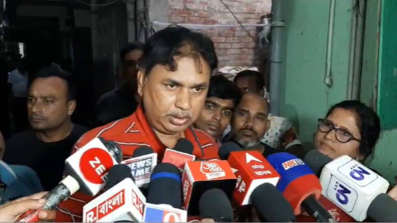 Baguiati Murder: সিমেন্টে মিশে বাঁ হাতের আঙুলের অংশ! চিকিৎসকের বাথরুমে মহিলার কঙ্কাল আদতে কার?