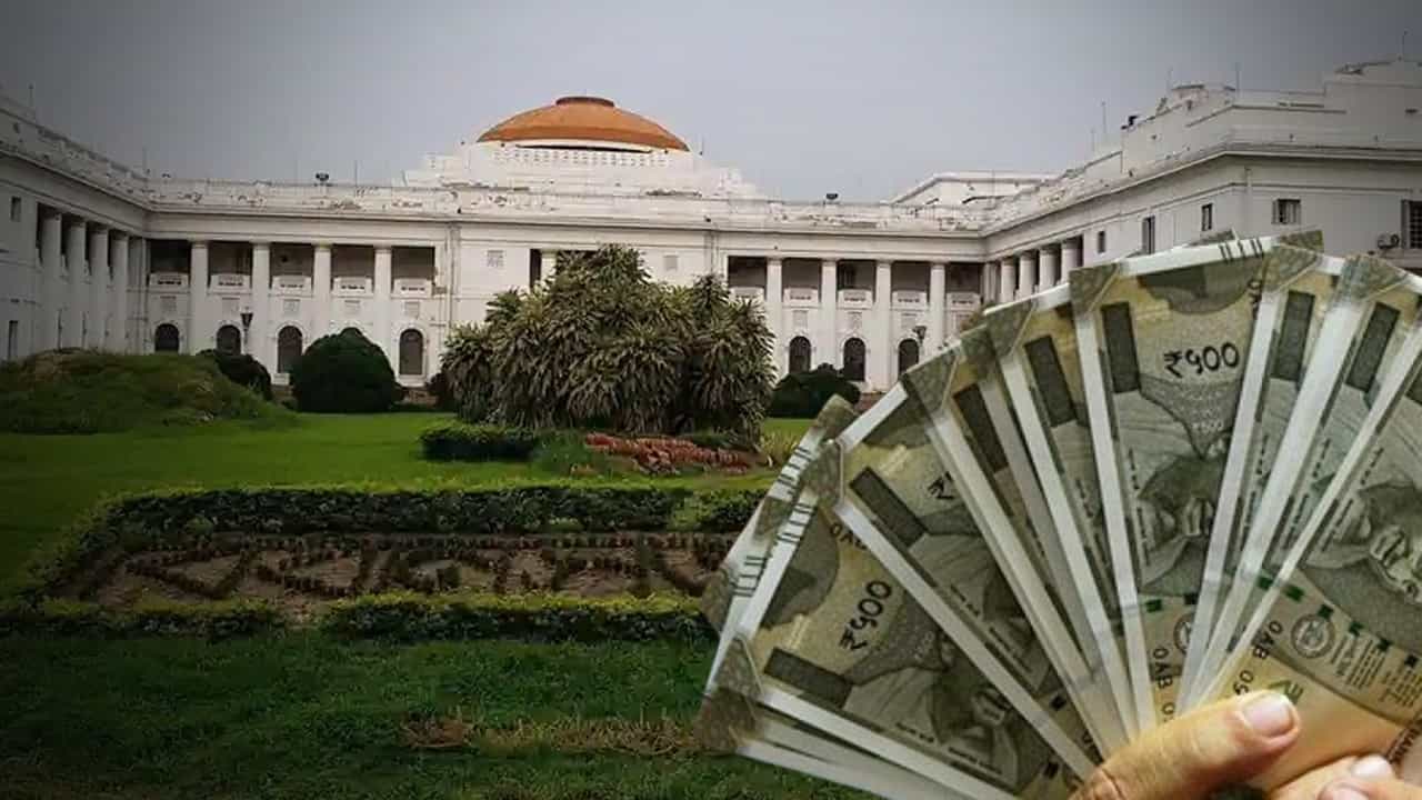 Bengal MLA Salary: বাংলার বিধায়কদের এক ধাক্কায় বেতন বেড়ে হল ১,২২,০০০ টাকা Bengal MLA Salary: বাংলার বিধায়কদের এক ধাক্কায় বেতন বেড়ে হল ১,২২,০০০ টাকা
