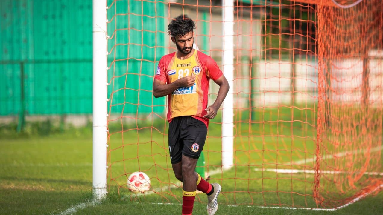 East Bengal vs Mohun Bagan: মাঠে ইস্টবেঙ্গল ফুটবলাররা, মোহনবাগান টিম নামাল না, ডার্বি পরিত্যক্ত