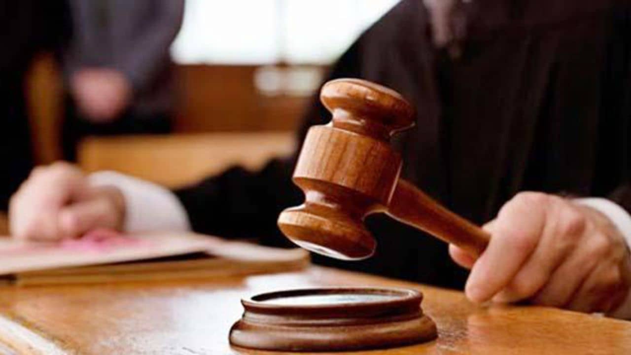 Calcutta High Court: লেবেল লাগানো হচ্ছে, ঔদ্ধত্যও দেখাচ্ছেন বিচারপতিরা; সরব বিচারপতিরাই