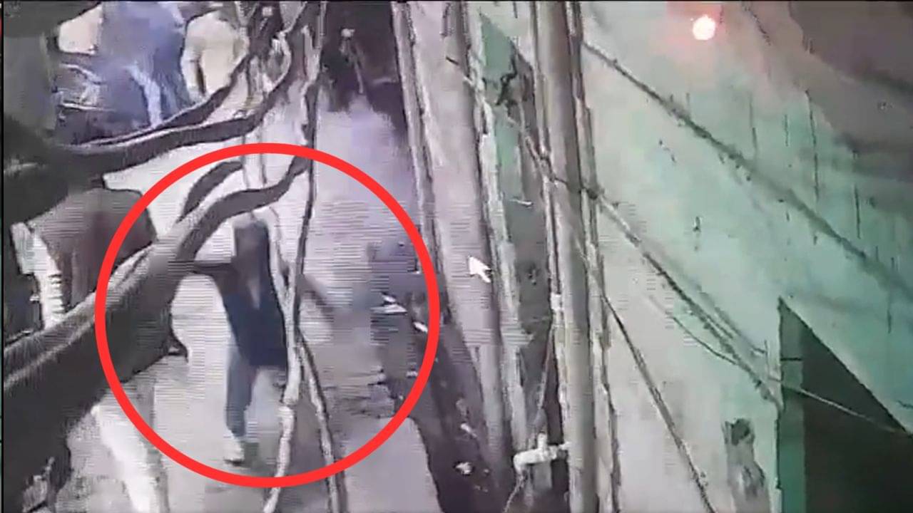 Firecracker Death: এ কেমন মজা! পায়ের কাছে বাজি ছুড়ে মারল এক যুবক, ফাটতেই মৃত্যু ব্যক্তির