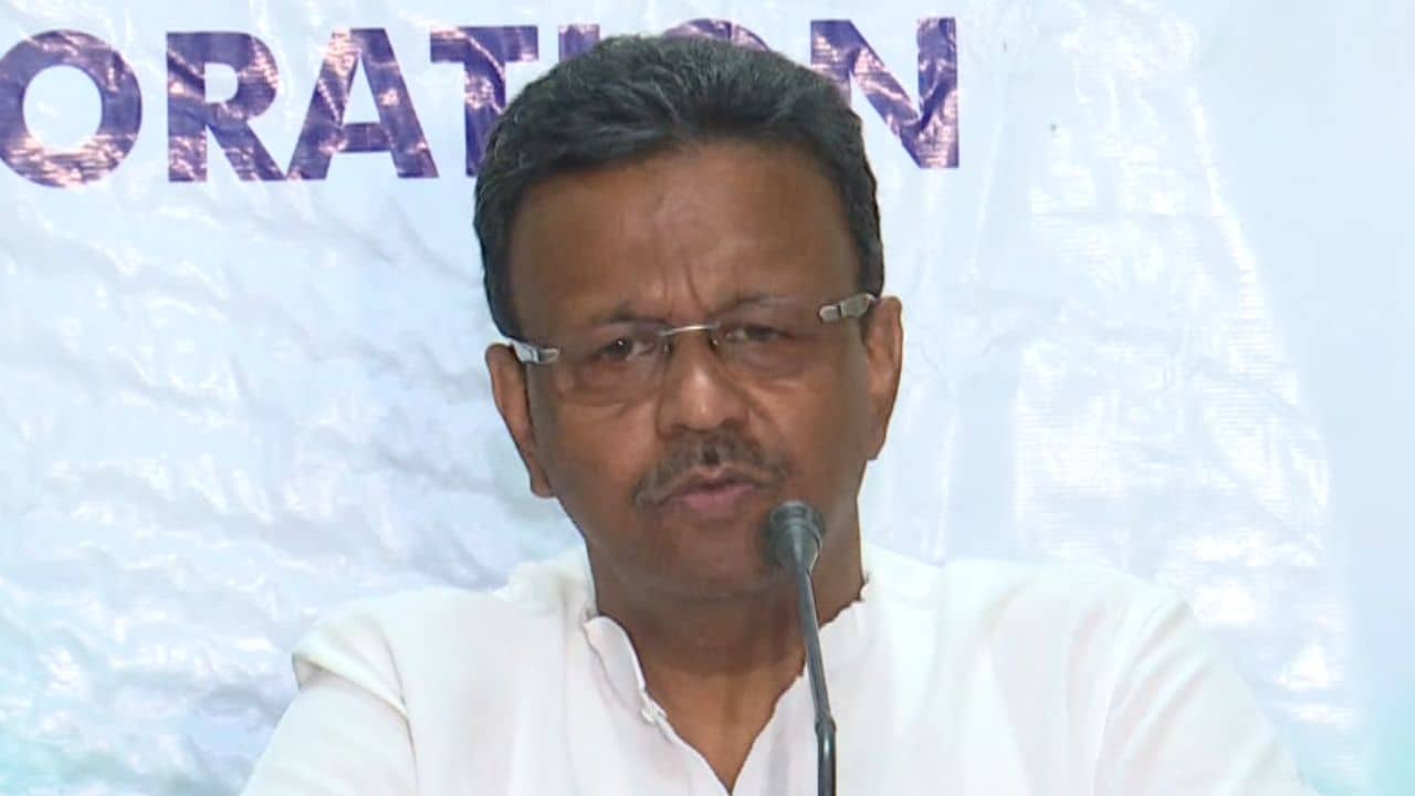 Firhad Hakim: বিরোধীরা যায় ছবি তুলতে, জয়নগর প্রসঙ্গে বললেন ফিরহাদ