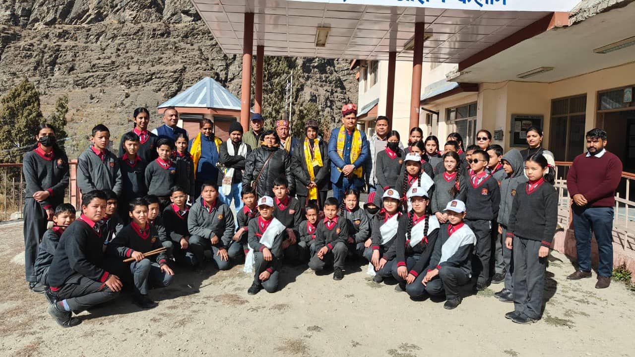 Niti Aayog Report: স্কুলের সংখ্যায় ভারতের থেকে ৫ গুণ পিছিয়ে চিন, জানাল নীতি আয়োগ