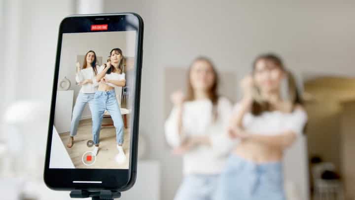 Reels Tips and Tricks: রিলের ভিউ বাড়ানোর টিপস Reels Tips and Tricks: রিলের ভিউ বাড়ানোর টিপস