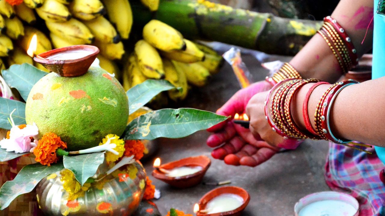 খরনার দিনে পুজোর প্রসাদ খাওয়ার পরই শুরু হয় ৩৬ ঘণ্টার টানা নির্জলা উপবাস। শেষ হয়, কার্তিক শুক্লার ষষ্ঠ তিথিতে অর্থাৎ ছট তিথিতে। খরনার পর শুরু হয় ছটের ৩৬ ঘণ্টার নির্জলা উপবাস। কঠিন উপবাসের পরের দিন অর্থাৎ সপ্তমী তিথিতে ছট উপবাস ভঙ্গ করা হয়। এদিন বেশ কিছু নিয়ম মেনে চলতে হয়। 