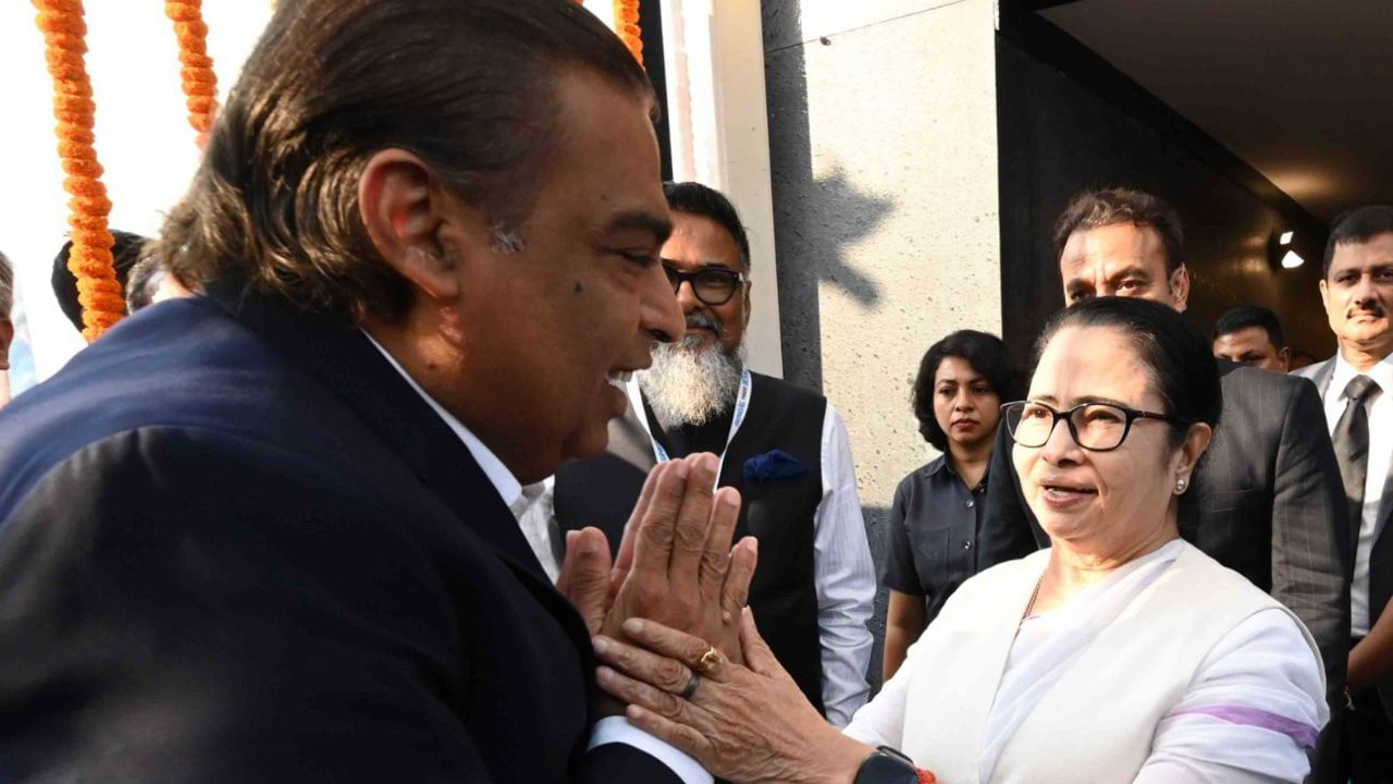 Mukesh Ambani in BGBS: কালীঘাট মন্দির সংস্কার করবেন অম্বানীরা, মমতাকে বললেন রিলায়েন্স কর্ণধার Mukesh Ambani in BGBS: কালীঘাট মন্দির সংস্কার করবেন অম্বানীরা, মমতাকে বললেন রিলায়েন্স কর্ণধার