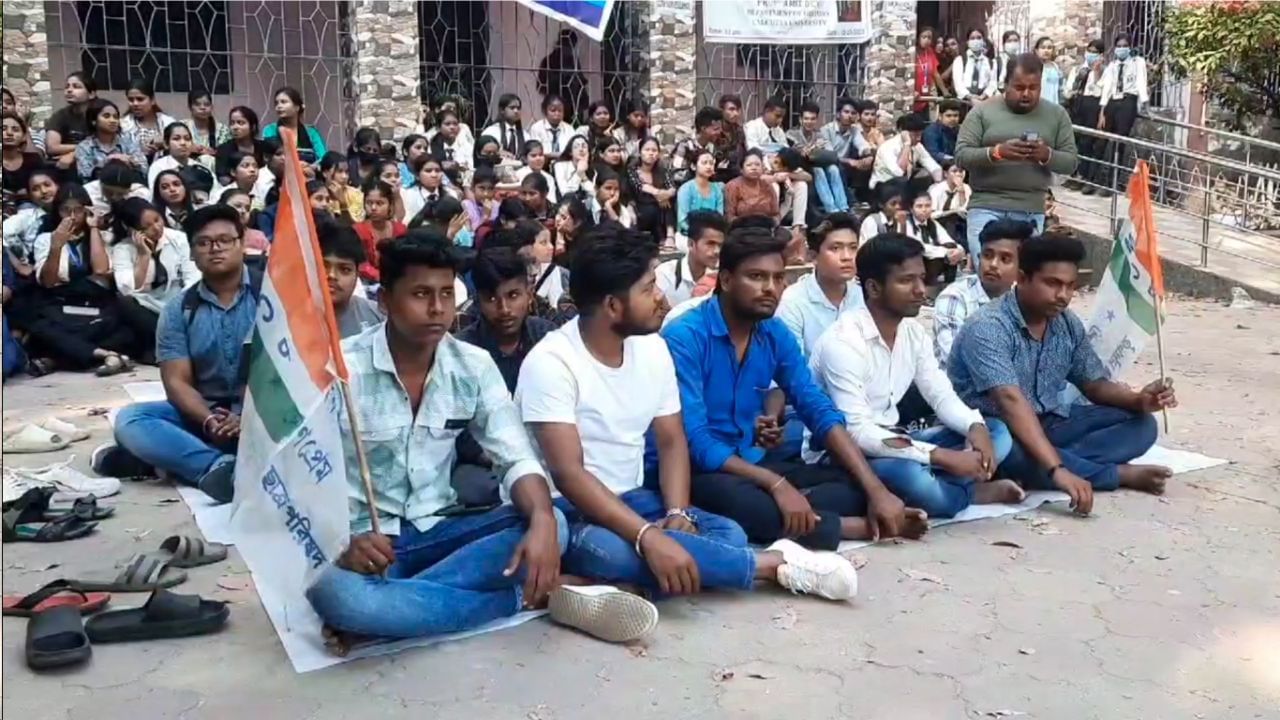 TMCP Protest: ক্লাস করার নাম নেই, পরীক্ষায় বসতে দিতে হবে! আজব 'আবদার' TMCP-র