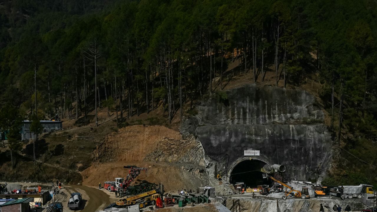 Uttarkashi Tunnel Collapse Update: বৃষ্টি-তুষারপাতের ভ্রূকুটি উত্তরকাশীতে, আরও বড় বিপর্যয় অপেক্ষা করছে?