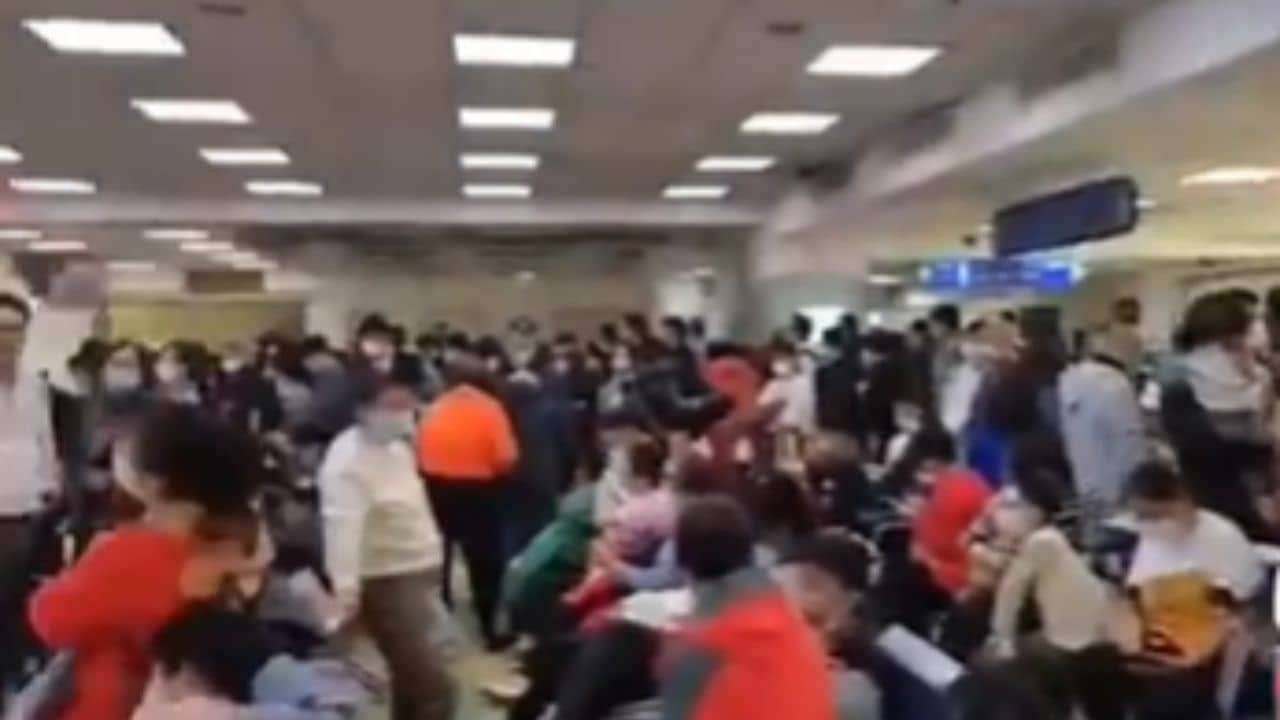 Mysterious Pneumonia Outbreak: চিনে আবার মহামারির আকার নিল নতুন রোগ, উপচে পড়ছে হাসপাতাল, বন্ধ স্কুল