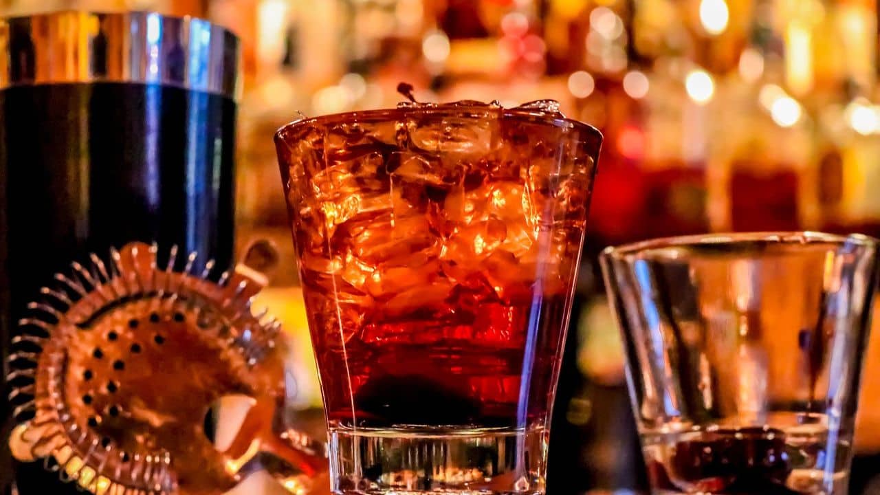 Liquor Consume: সত্যিই রঙিন দীপাবলি, ২ দিনেই ৪৬৮ কোটির মদ পান করলেন এই রাজ্যবাসী!