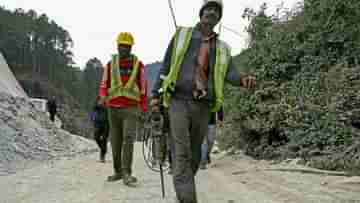 Uttarkashi Rescue Work: যন্ত্রের কাছে মানুষের জয়! নিষিদ্ধ খনন পদ্ধতিই প্রাণ বাঁচাল ৪১ শ্রমিকের