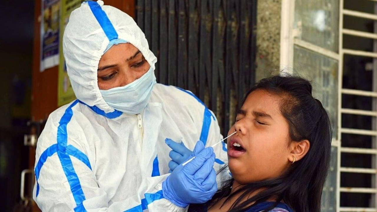 New Corona Strain: নতুন উপসর্গ নিয়ে হাজির করোনা! কীভাবে বুঝবেন পিরোলা স্ট্রেনে আক্রান্ত কি না?