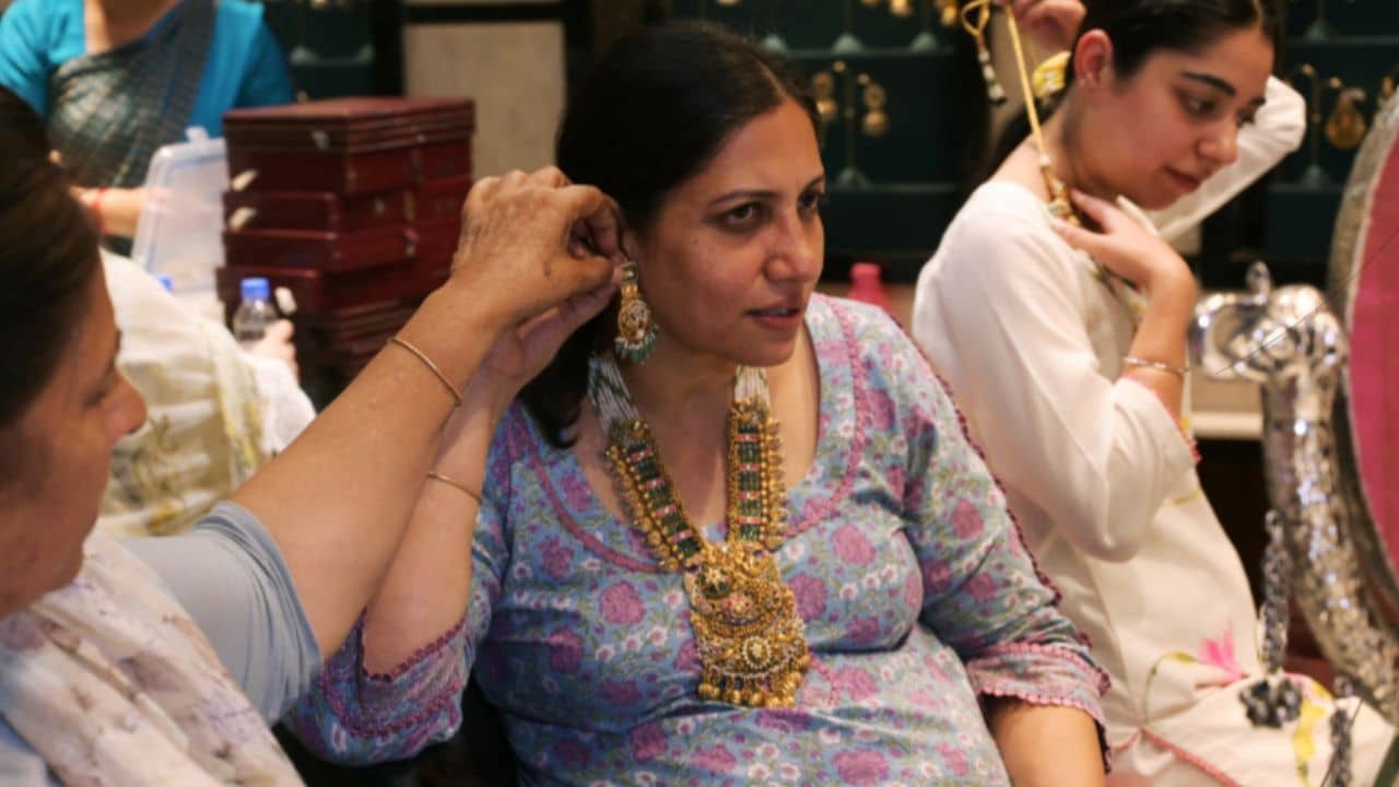 Dhanteras Business: দেশ জুড়ে ৫০ হাজার কোটির লেনদেন, ধনতেরাসের দিন কত কোটির গয়না বিক্রি হল জানেন?